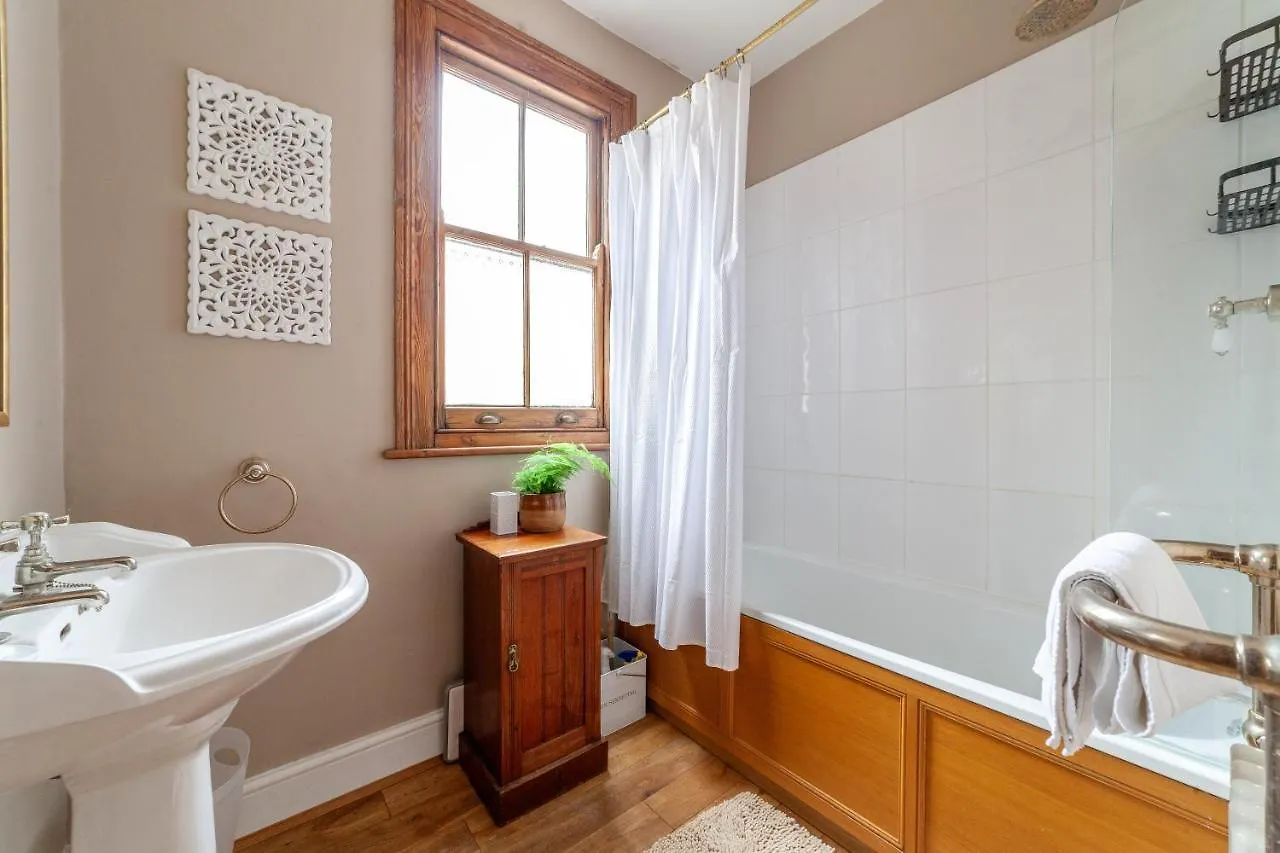 Charming Terraced 3Br House, 5 Min Hither Green St London