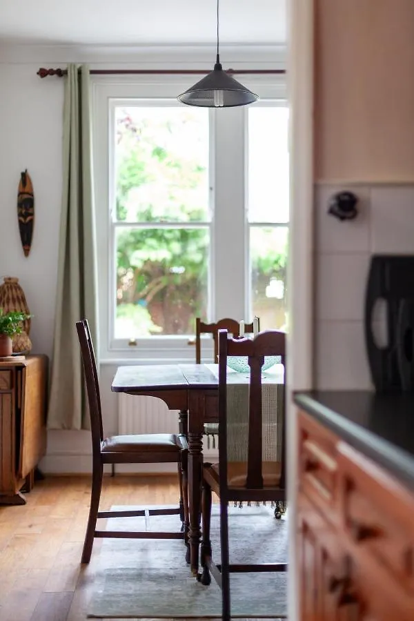 Charming Terraced 3Br House, 5 Min Hither Green St London Apartment