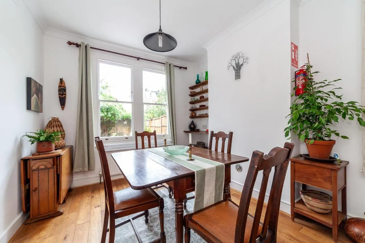 アパート Charming Terraced 3Br House, 5 Min Hither Green St ロンドン イギリス