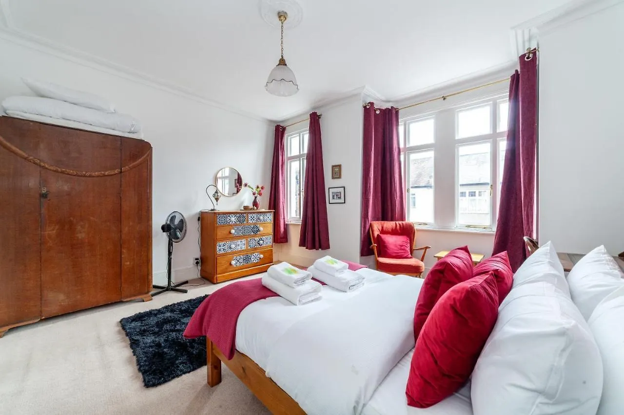 Charming Terraced 3Br House, 5 Min Hither Green St ロンドン